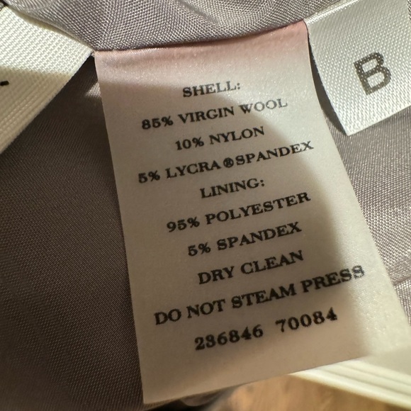 Italian wool crepe Ann Taylor pencil skirt in taupe. - Picture 6 of 6